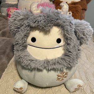 Squishmallow 12" Evita Winter Bigfoot